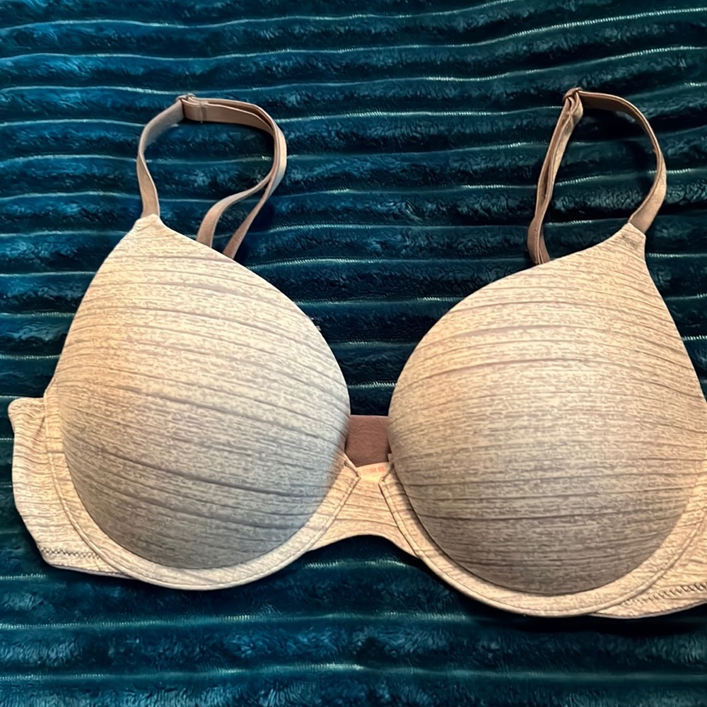 PINK Victoria’s Secret Wear Everywhere Push-Up Bra